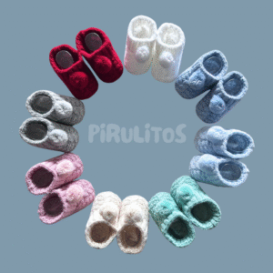 carapins em malha com pompom