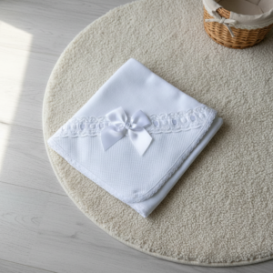 Fralda Bebé Com Bordado Inglês e Lacinho