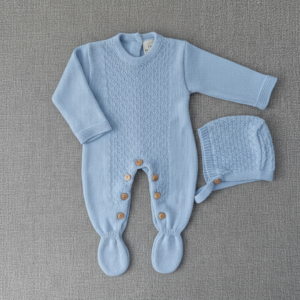 Macacão Bebé em Malha Gola Simples e Touquinha