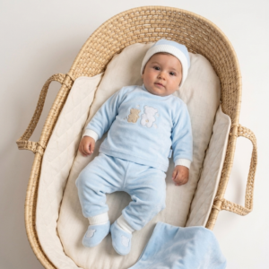 Conjunto em Veludo Camisola Com Ursinhos, Calça, Gorrinho e Carapins